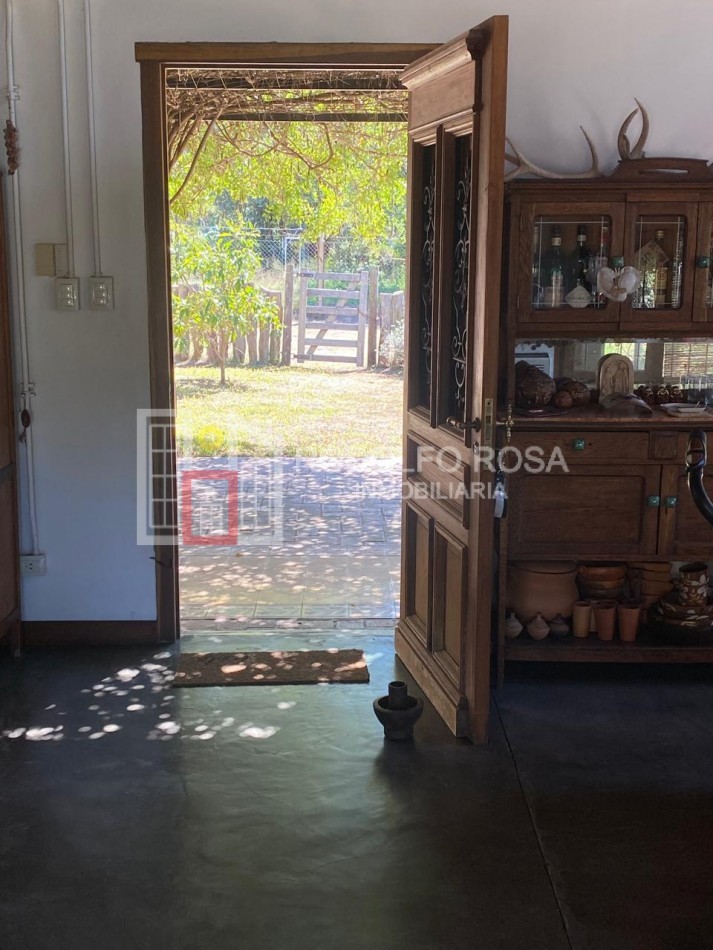 Hermosa casaquinta con excelentes detalles de terminacion, ubicada en calle Lebenson, de Santa Rosa, La Pampa