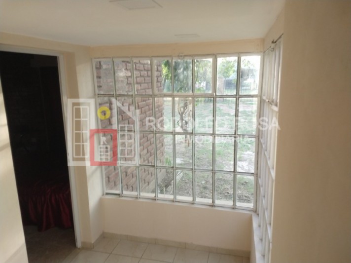 Casaquinta a la venta con 1670 m2 de terreno en esquina de Cayupan y Azurduy, Santa Rosa,, La Pampa