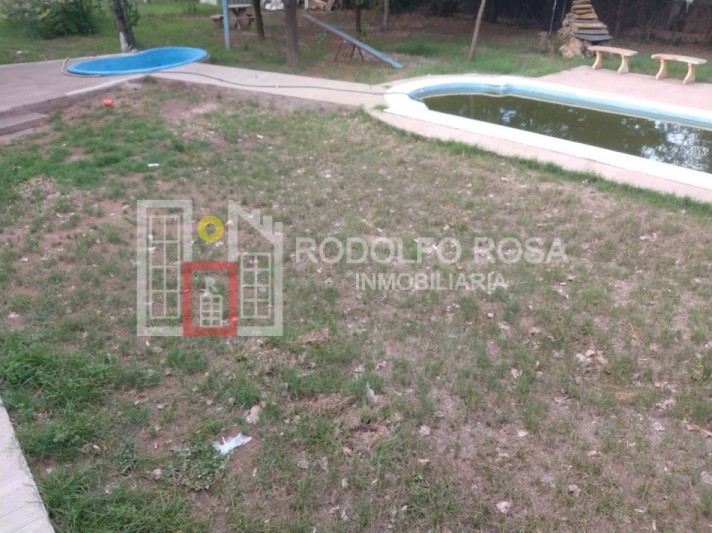 Casaquinta a la venta con 1670 m2 de terreno en esquina de Cayupan y Azurduy, Santa Rosa,, La Pampa