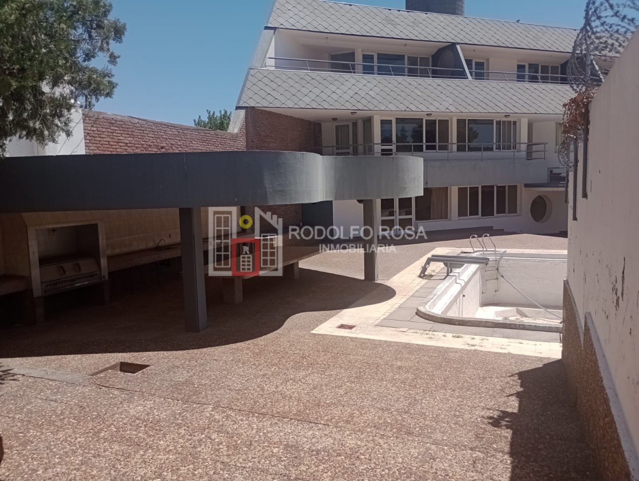 IMPONENTE INMUEBLE UBICADO EN VILLA ELVINA, SANTA ROSA, LA PAMPA
