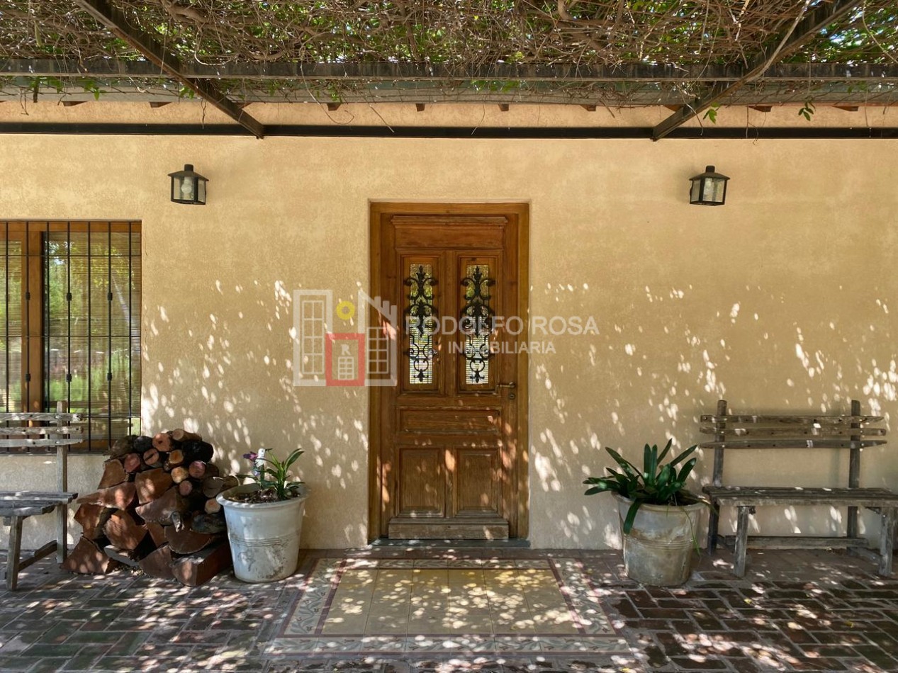 Hermosa casaquinta con excelentes detalles de terminacion, ubicada en calle Lebenson, de Santa Rosa, La Pampa