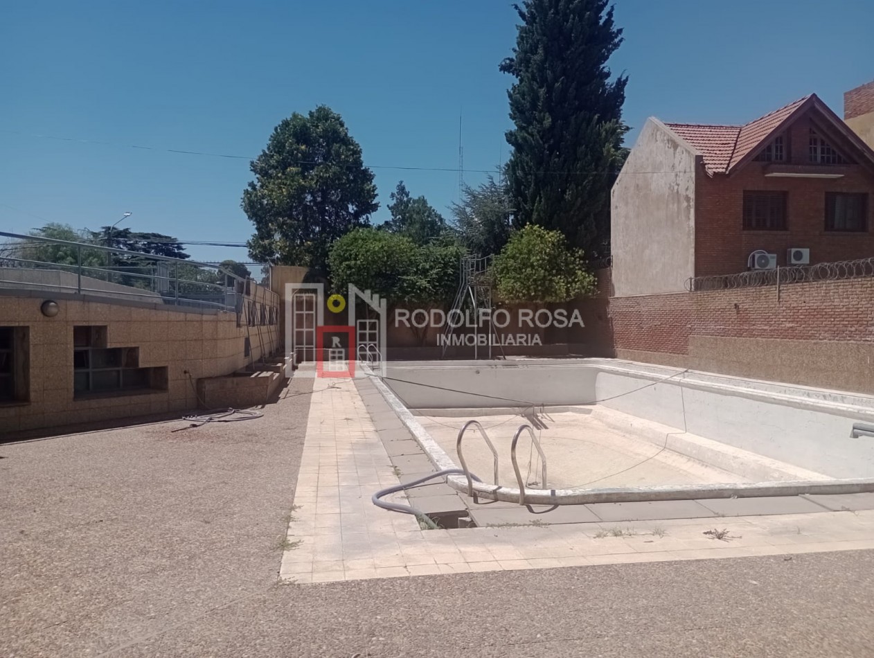 IMPONENTE INMUEBLE UBICADO EN VILLA ELVINA, SANTA ROSA, LA PAMPA