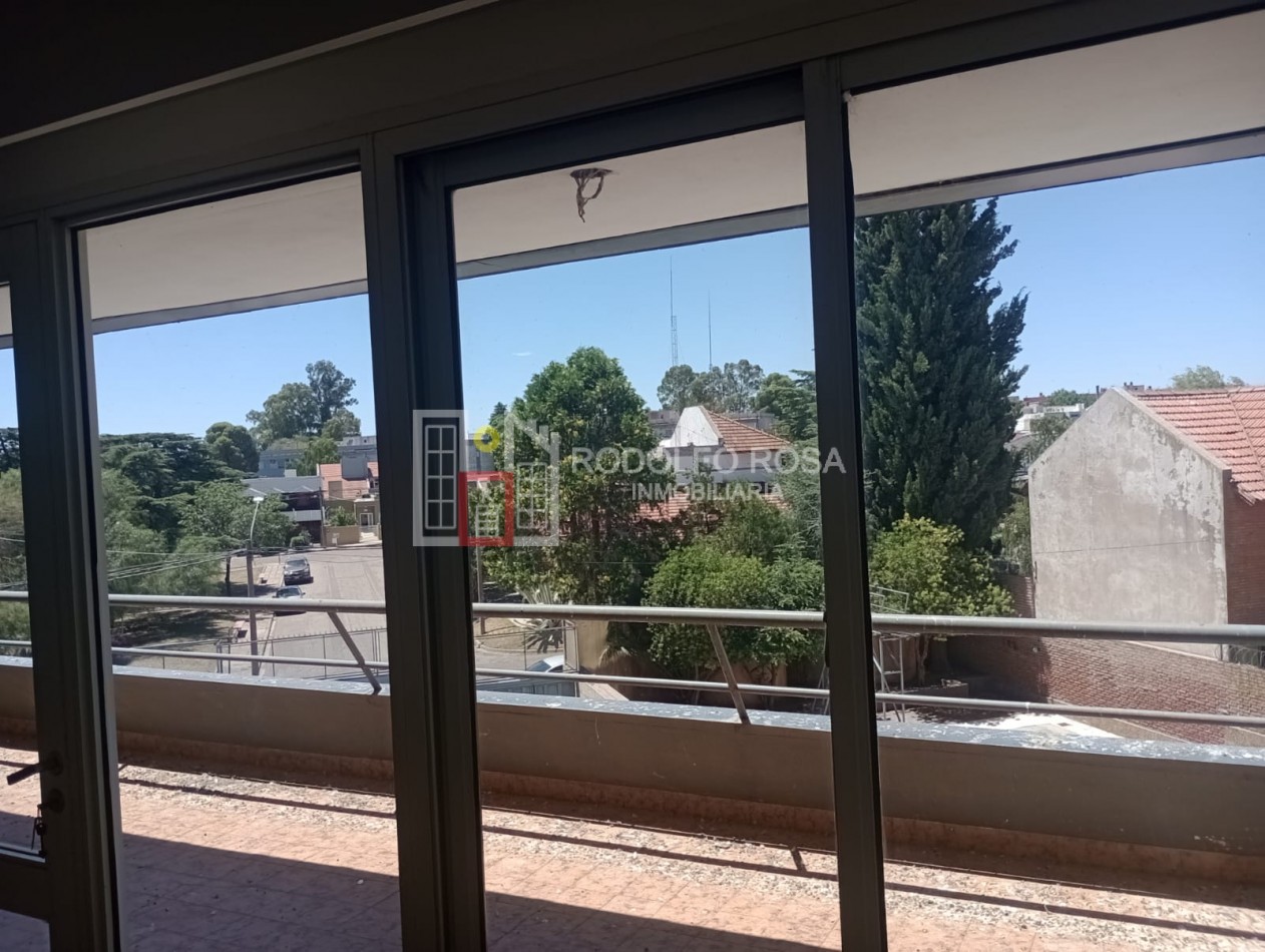 IMPONENTE INMUEBLE UBICADO EN VILLA ELVINA, SANTA ROSA, LA PAMPA