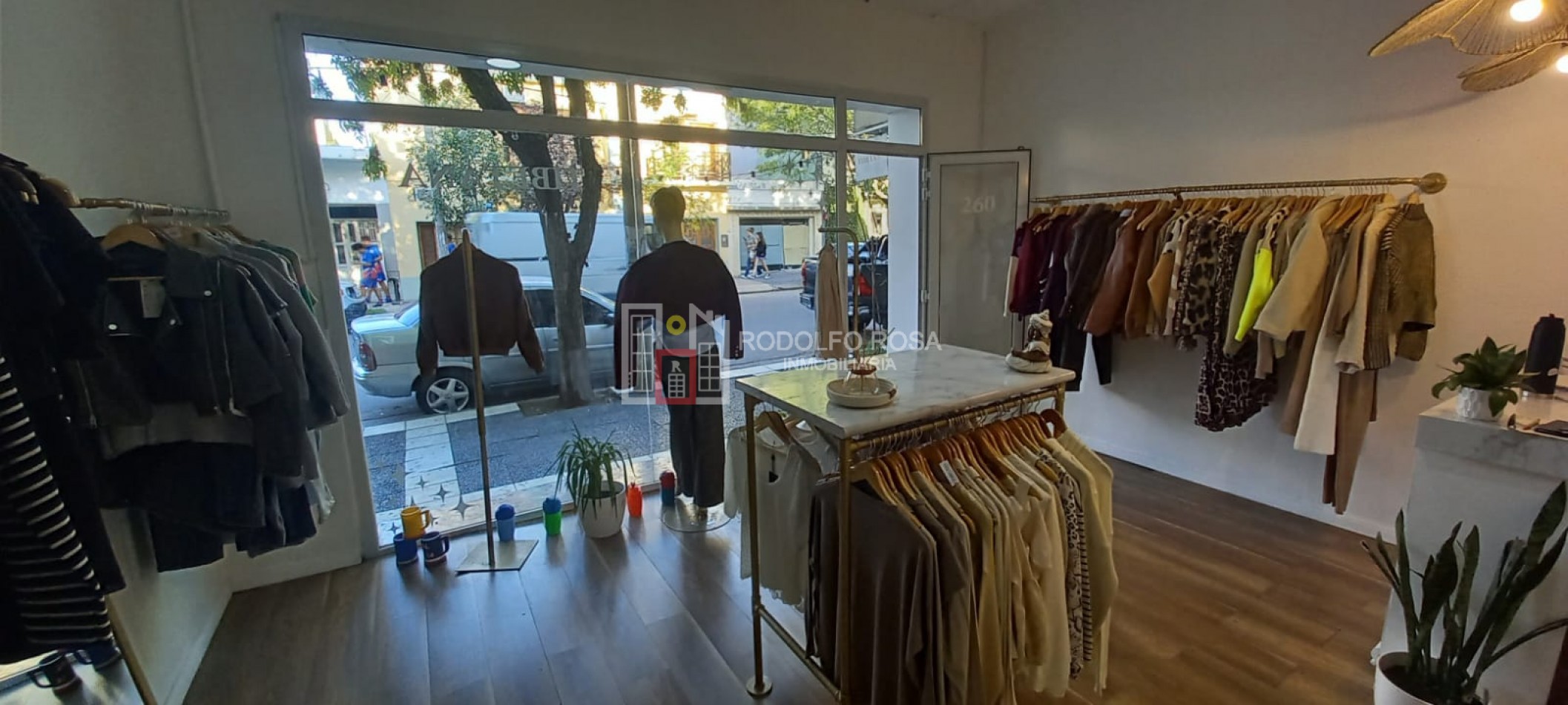 Excepcional opcion multi renta!!! , salones comerciales centricos y departamento de un dormitorio