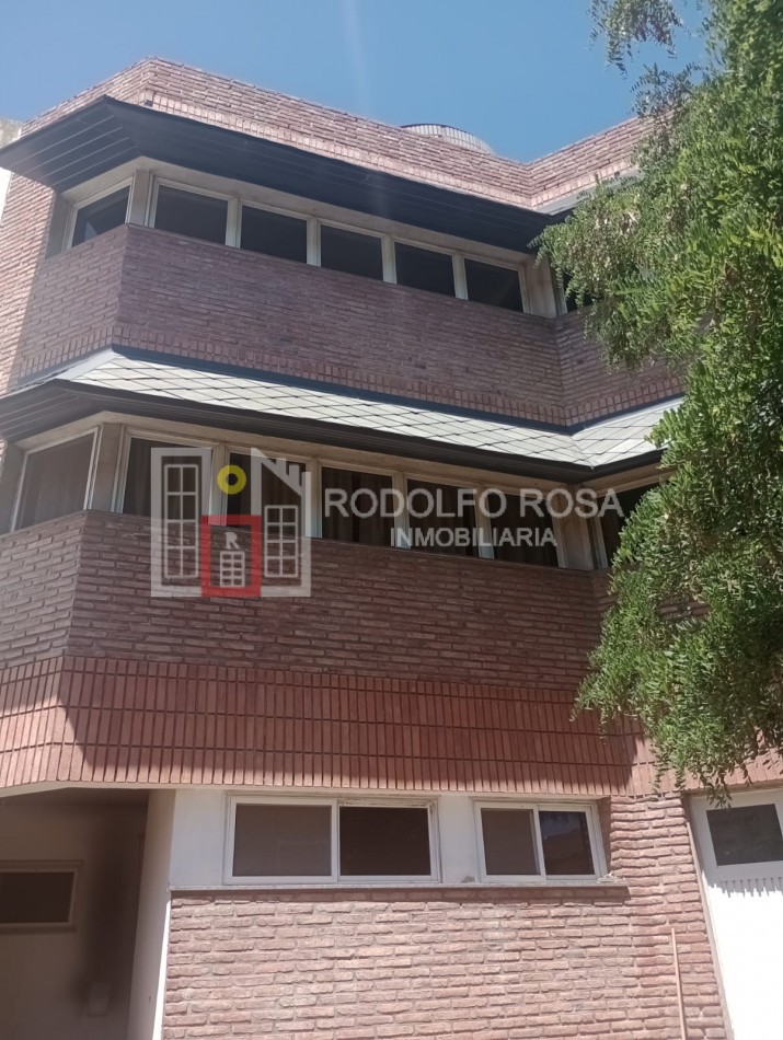 IMPONENTE INMUEBLE UBICADO EN VILLA ELVINA, SANTA ROSA, LA PAMPA