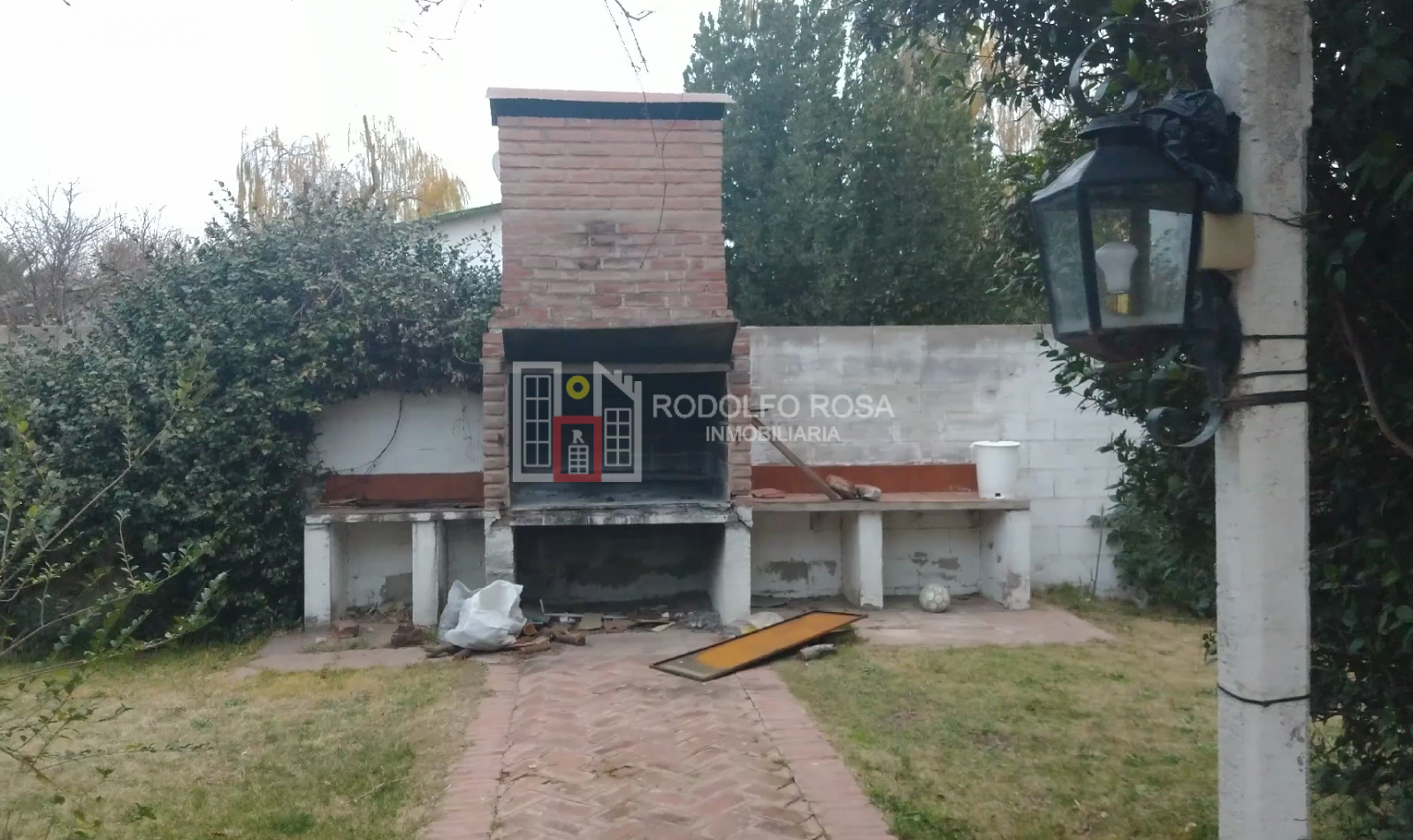 Imponente casasquinta ubicada en un lugar privilegiado de la ciudad de Santa Rosa, La Pampa