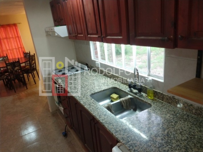 Casaquinta a la venta con 1670 m2 de terreno en esquina de Cayupan y Azurduy, Santa Rosa,, La Pampa
