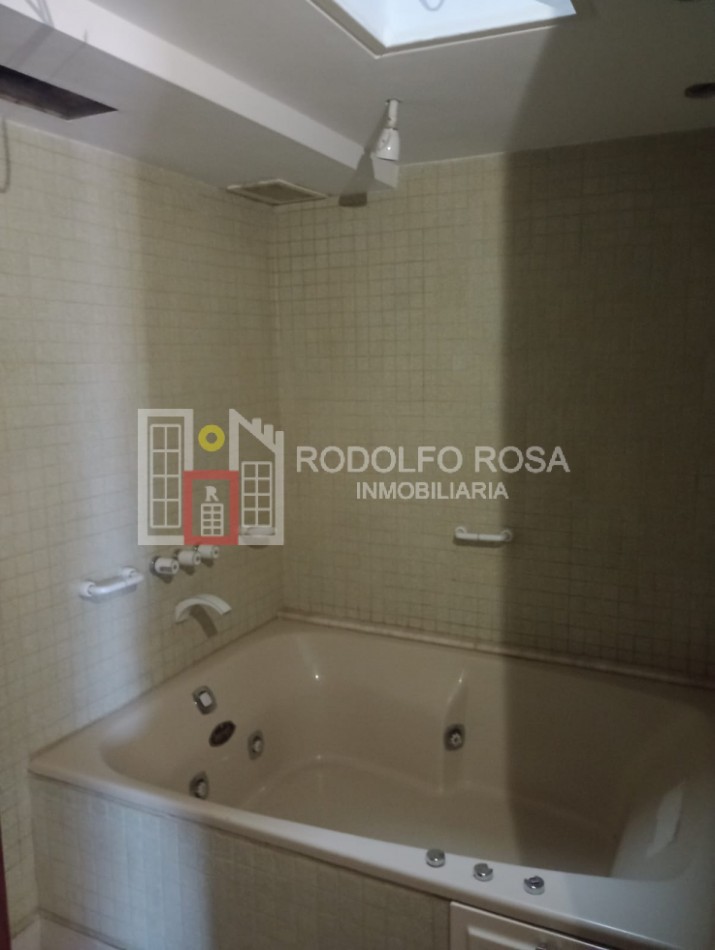 IMPONENTE INMUEBLE UBICADO EN VILLA ELVINA, SANTA ROSA, LA PAMPA