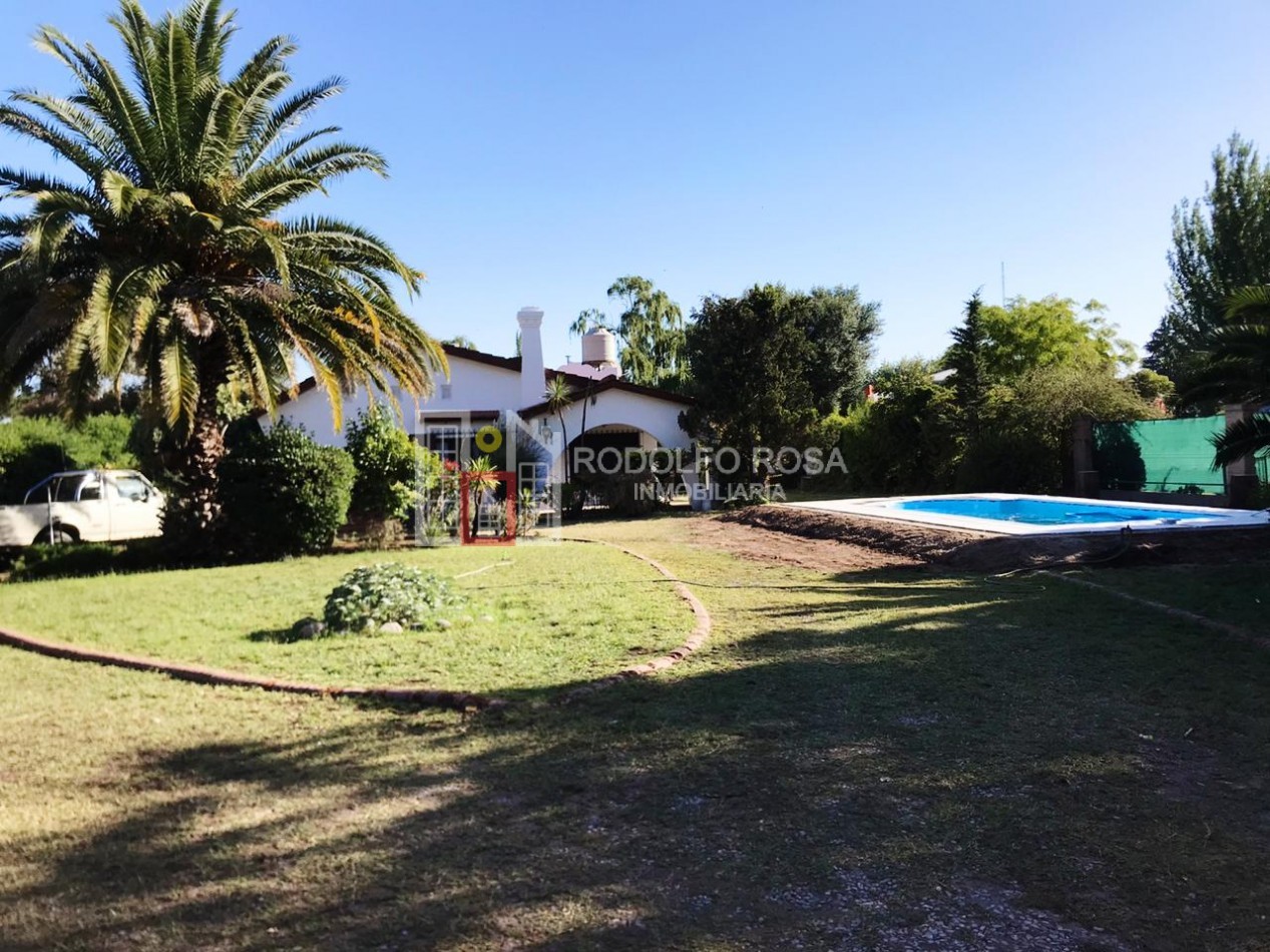 Imponente casasquinta ubicada en un lugar privilegiado de la ciudad de Santa Rosa, La Pampa