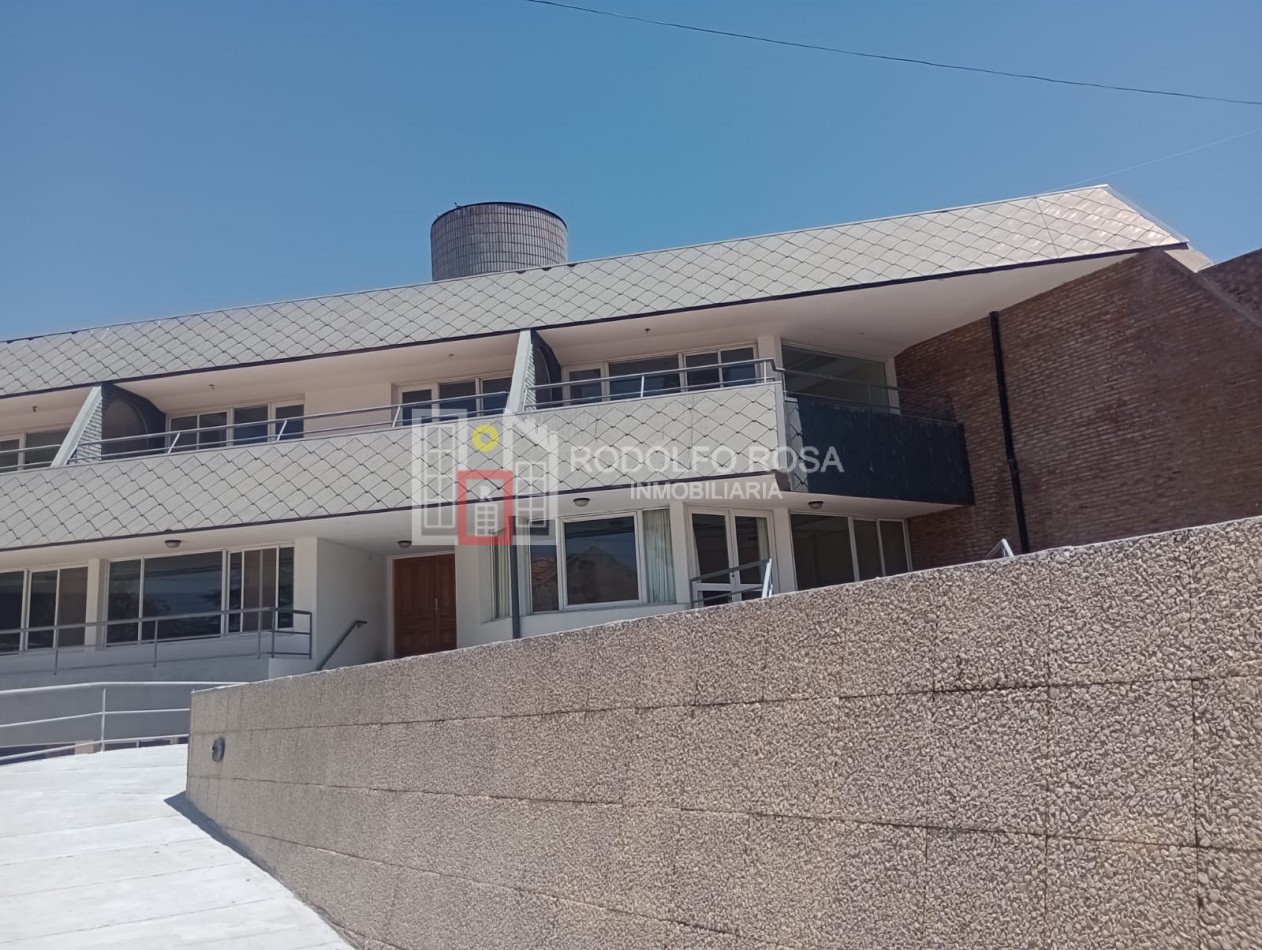 IMPONENTE INMUEBLE UBICADO EN VILLA ELVINA, SANTA ROSA, LA PAMPA
