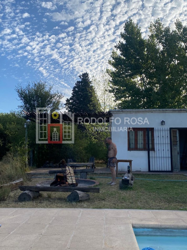 Hermosa casaquinta con excelentes detalles de terminacion, ubicada en calle Lebenson, de Santa Rosa, La Pampa