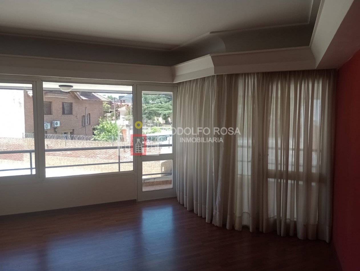IMPONENTE INMUEBLE UBICADO EN VILLA ELVINA, SANTA ROSA, LA PAMPA