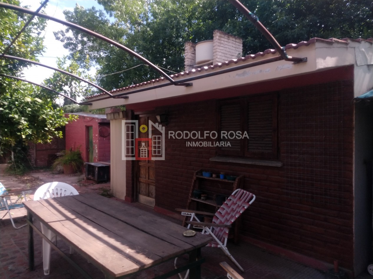 Casaquinta en interseccion de calles Monseñor Serafini y Padre Farinatti, Santa Rosa, La Pampa