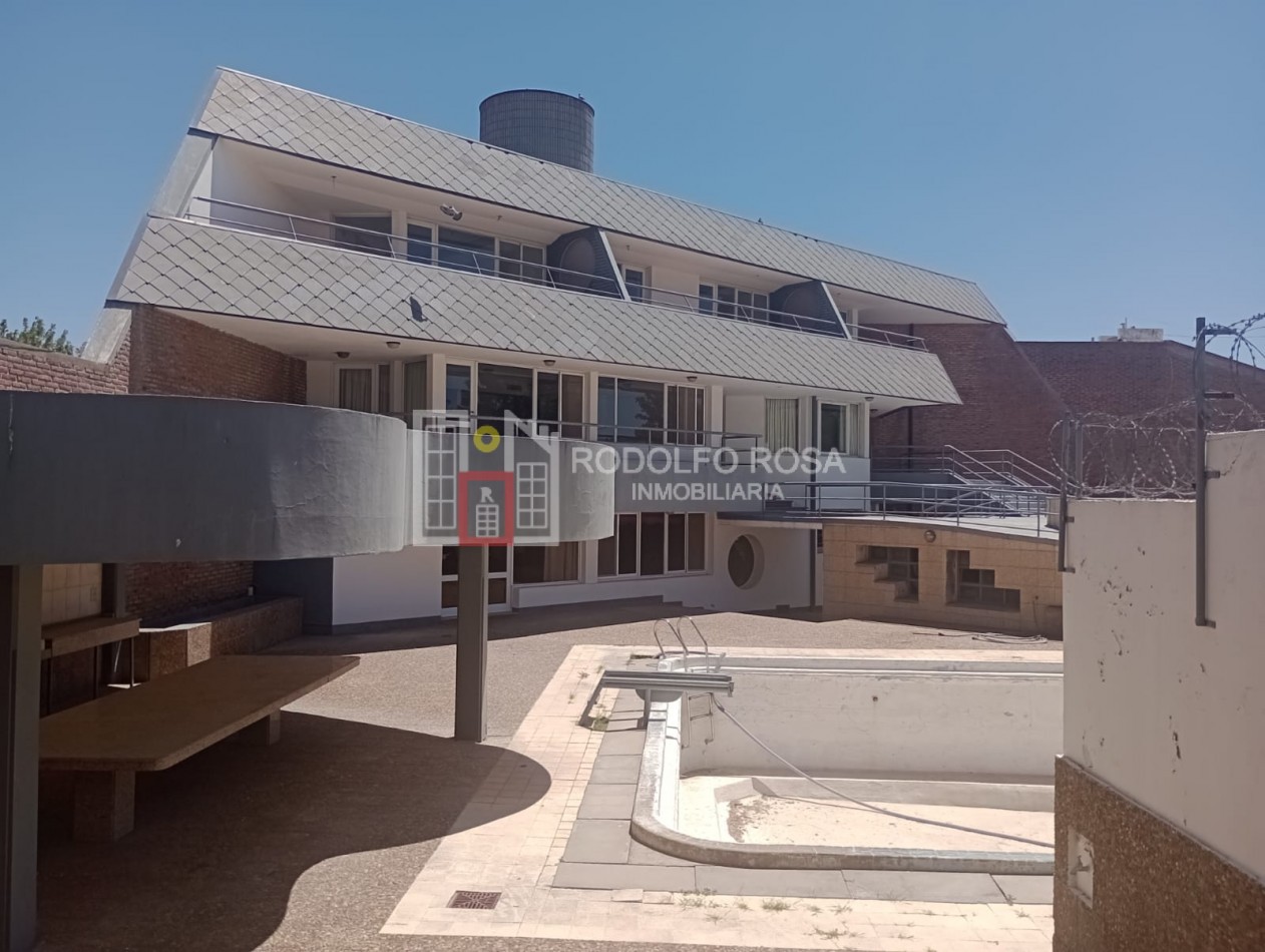 IMPONENTE INMUEBLE UBICADO EN VILLA ELVINA, SANTA ROSA, LA PAMPA