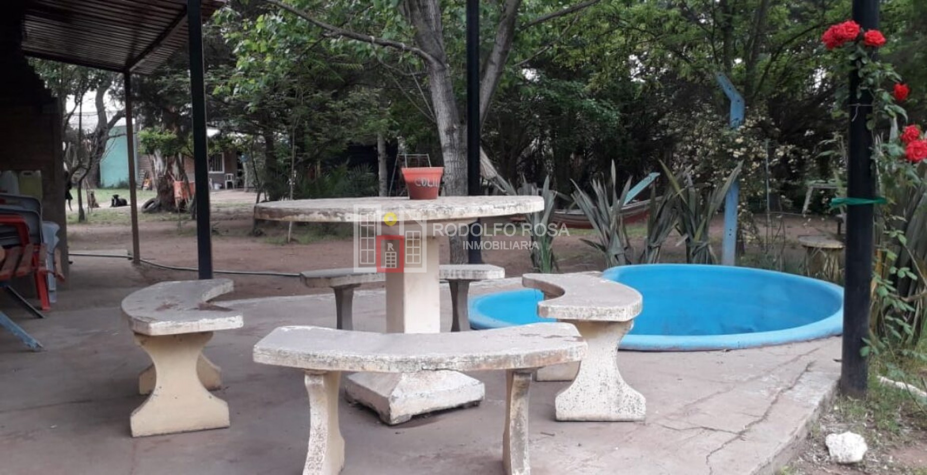 Casaquinta a la venta con 1670 m2 de terreno en esquina de Cayupan y Azurduy, Santa Rosa,, La Pampa