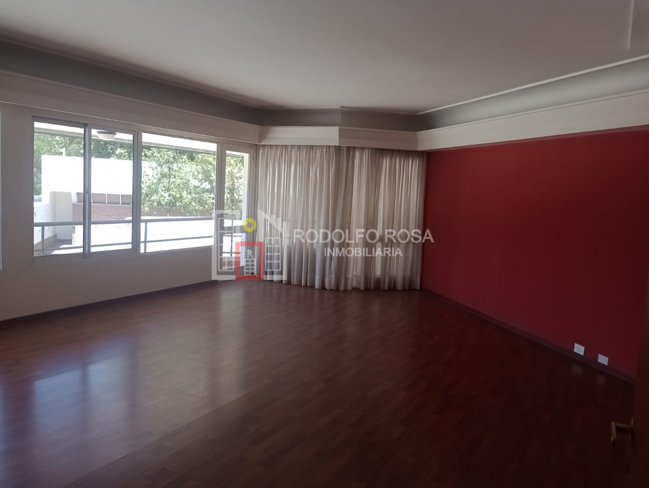 IMPONENTE INMUEBLE UBICADO EN VILLA ELVINA, SANTA ROSA, LA PAMPA