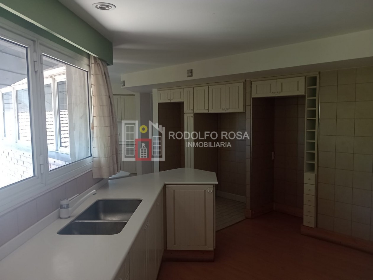 IMPONENTE INMUEBLE UBICADO EN VILLA ELVINA, SANTA ROSA, LA PAMPA