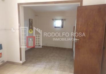 Casaquinta en interseccion de calles Monseñor Serafini y Padre Farinatti, Santa Rosa, La Pampa